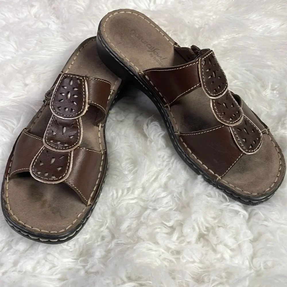 NATURAL SOUL by NATURALIZER Cornel Leather Upper Slides Sandals Size 6M Brown - Picture 7 of 12